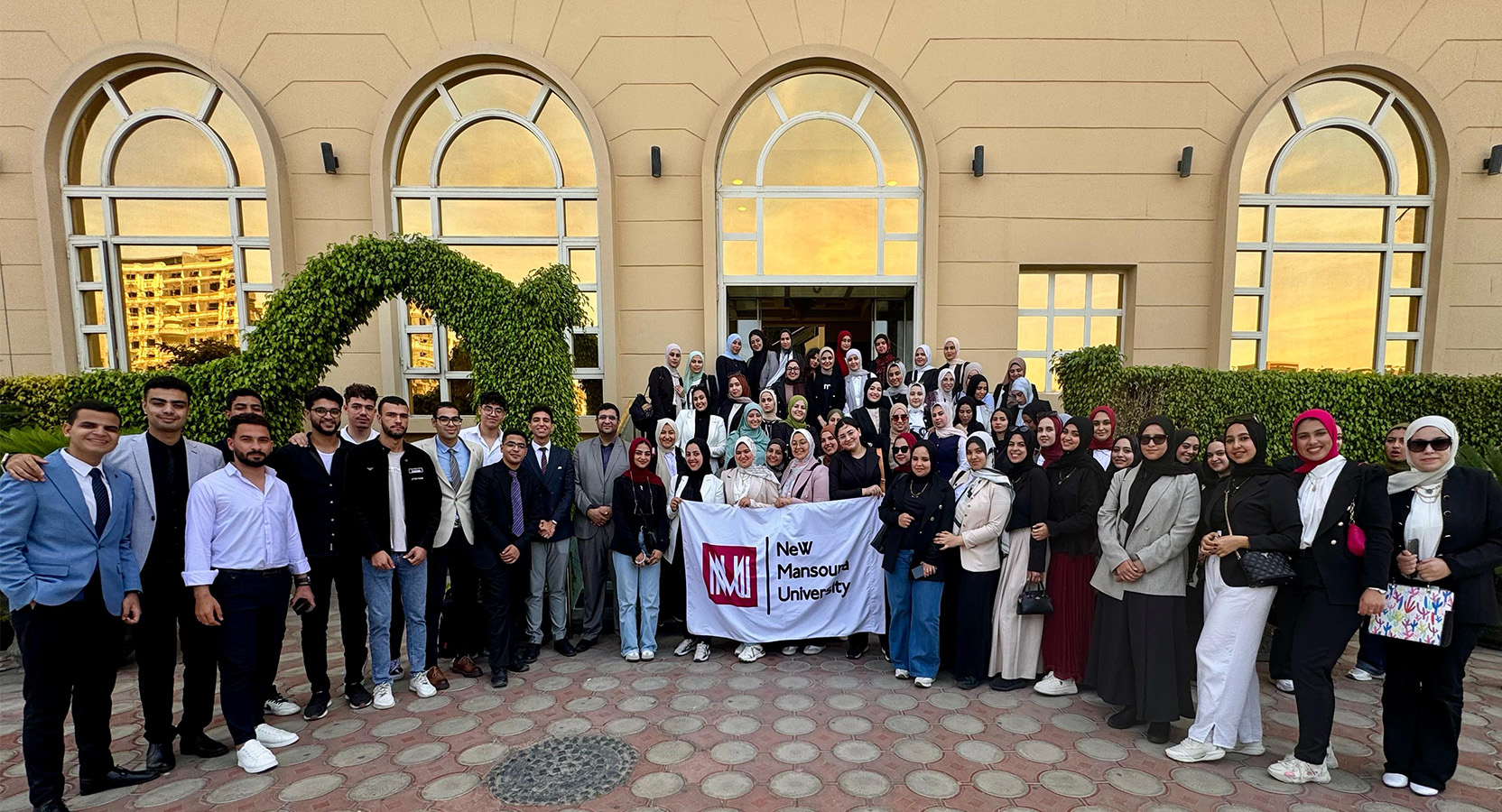 طلاب صيدلة “المنصورة الجديدة” يتألقون في مؤتمر EPSF السنوي تحت رعاية EPSF-NMU